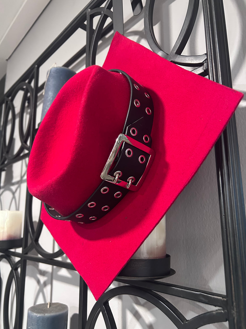 The Red Facetiae