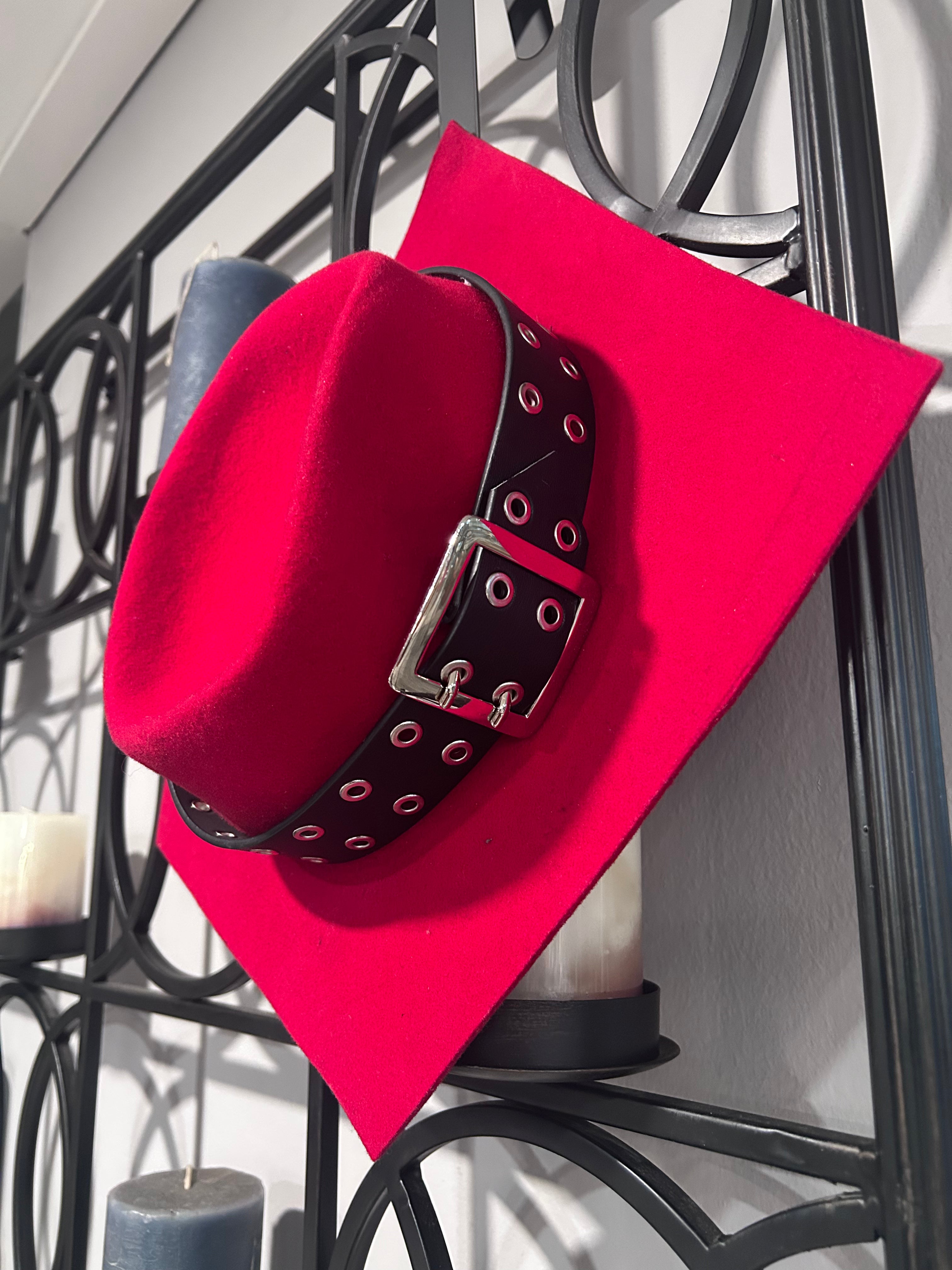 The Red Facetiae